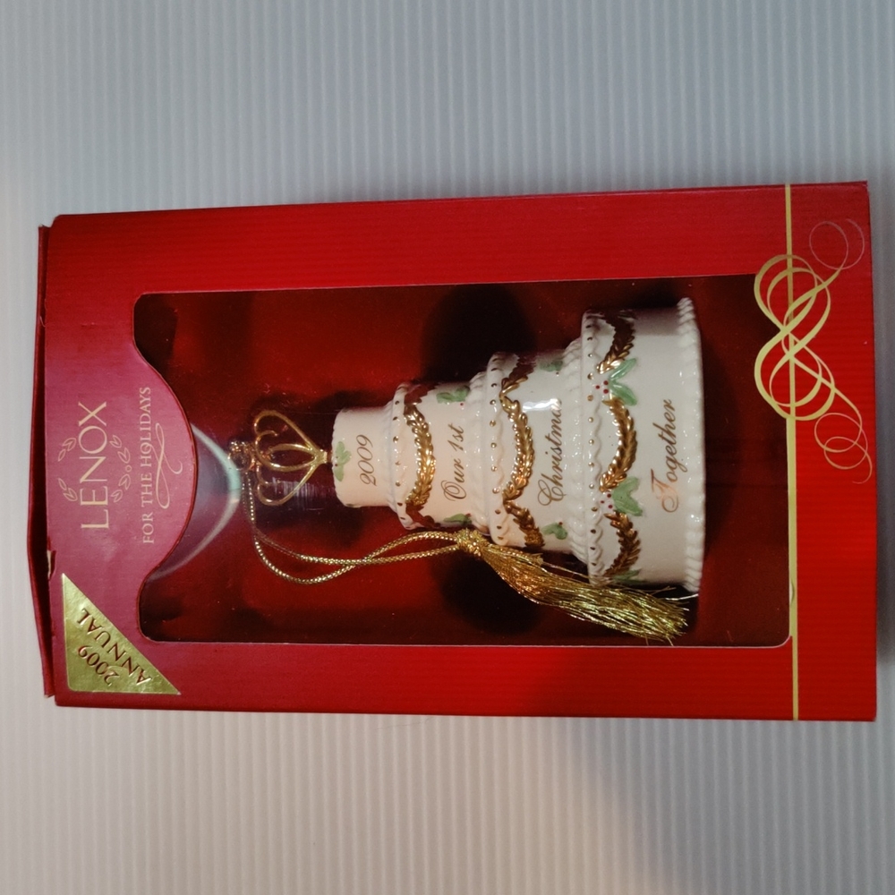 2009 Lenox Christmas Ornament